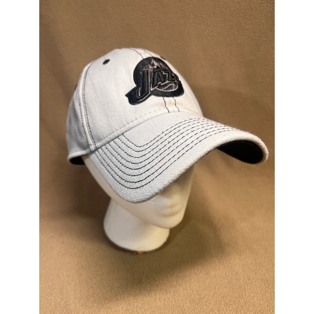 New Era Utah Jazz 39THIRTY Stretch Fit Hat‎ Gray Black Mountain Logo NBA Cap